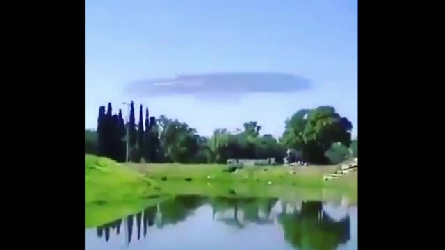 Super Large UFO in the Sky
