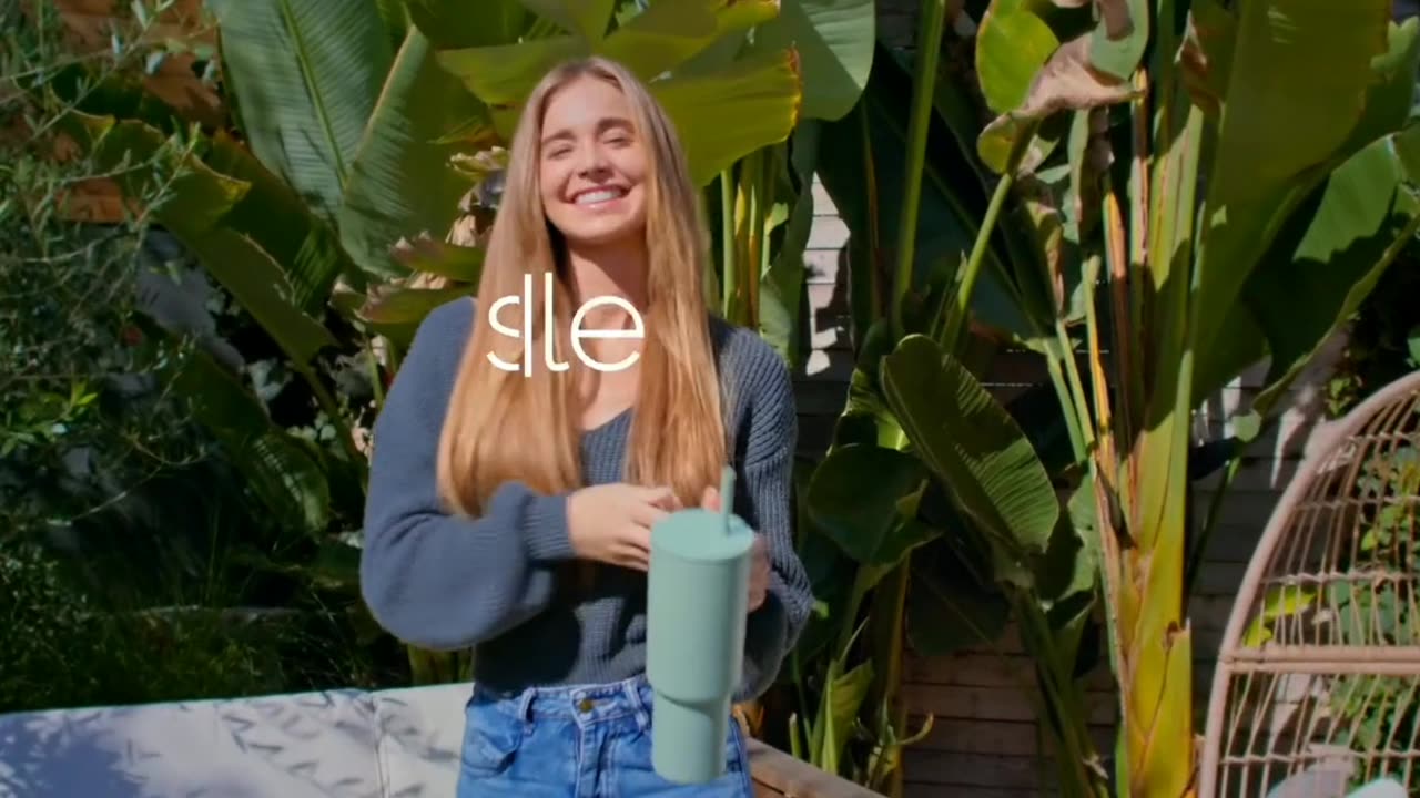 Tumbler with Handle and straw lid, Bring the best finds from amazon