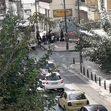 Φέρανε κι άλλους λαθρομετανάστες στο ξενοδοχείο στην οδό Λιοσίων