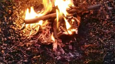 A short vid of one my camp fires.