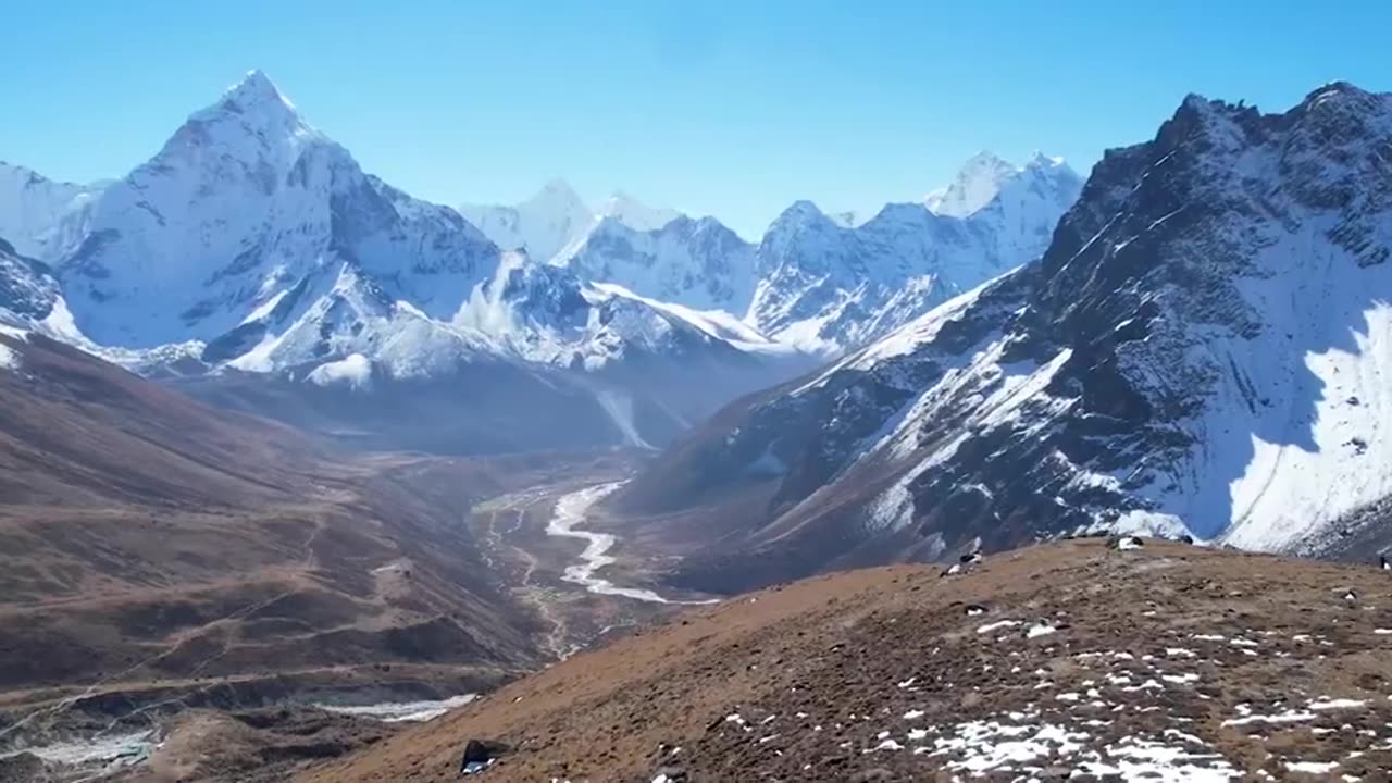 Visit Nepal for lovely Snow Mountains and treaking