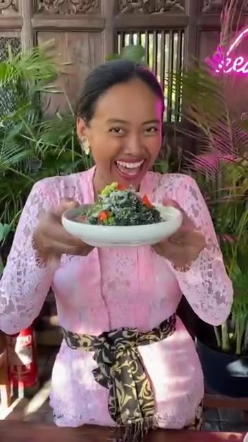 Bulung Boni Kuah Putih or Balinese Style Seaweed Salad with Fresh Grated Coconut🙏🏽😊 #bali