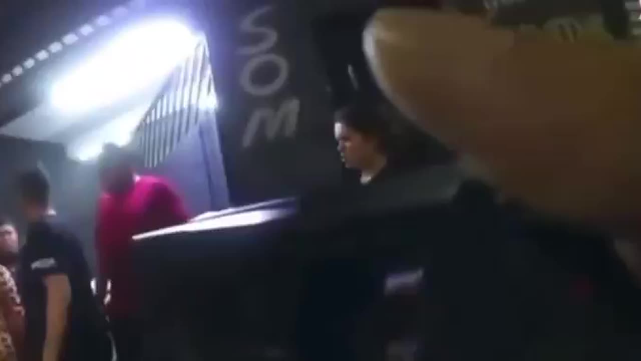 Sabe a idosa agredida pela PM que os jornalistas fizerem estardalhaço na rede social, para que você acreditasse que a PM era malvadona? Aqui está o vídeo na íntegra da abordagem! A imprensa morreu!