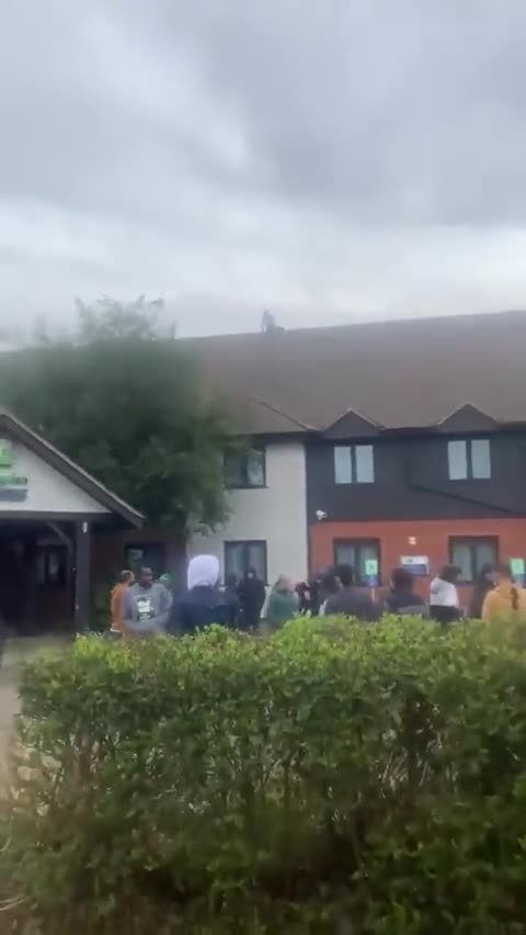 Migrants put up in free hotel accommodation complain about the food