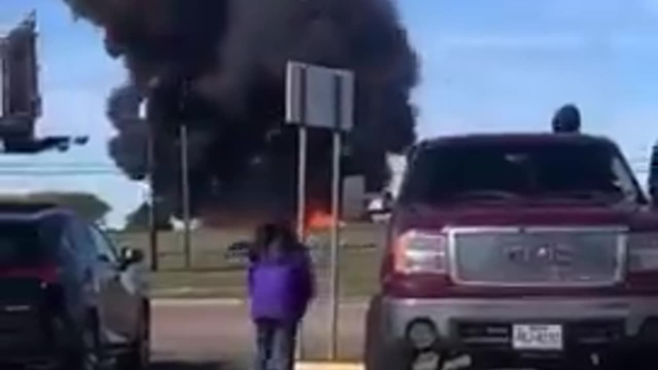 Airplane crash at airshow 🛩️