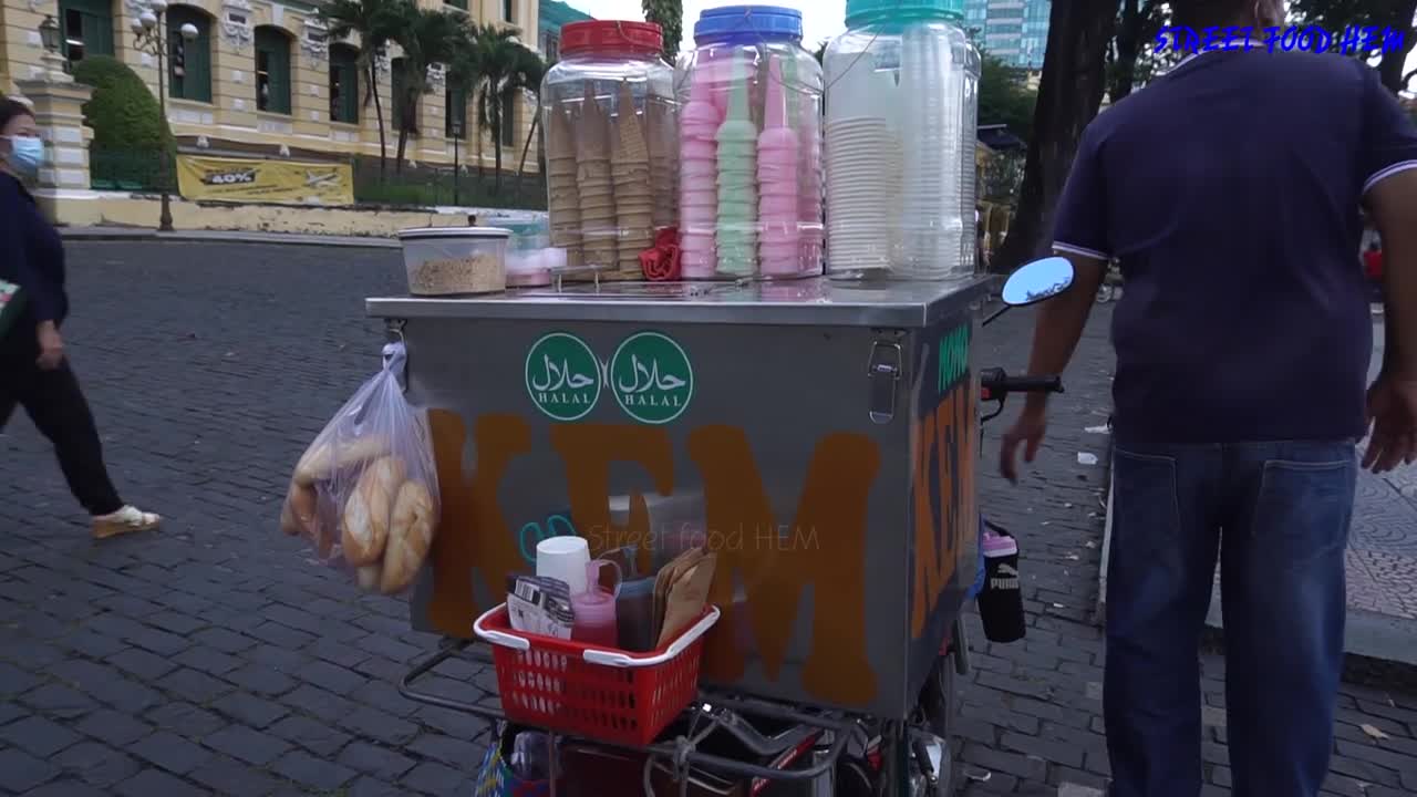 Streetfood Notre Dame Cathedral in Saigon _ Ho Chi Minh City I Streetfood Hem#45