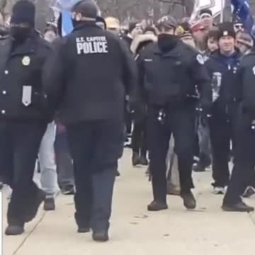 Jan 6th capital police open gates