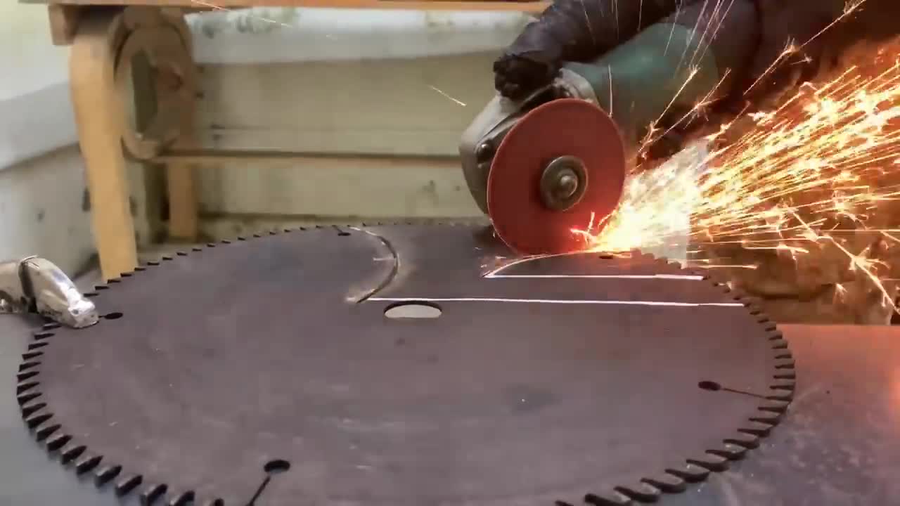 My Forge - Broken Saw Blade / Beautiful Ax Maker