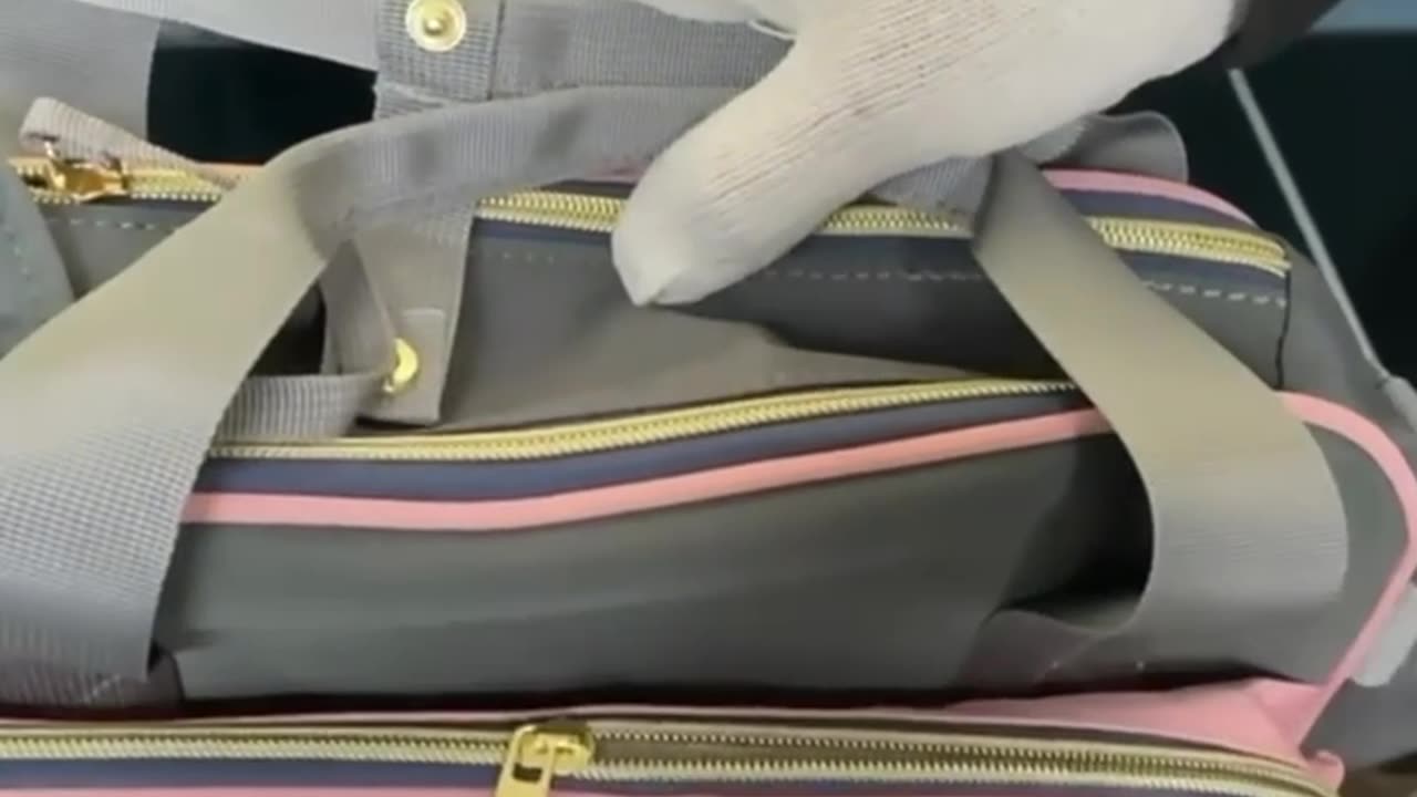 Stylishly Pink: The Perfect Bag for Mom & Baby!