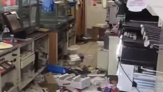 Looting in Buffalo during massive winter storm (Dec 26, 2022)
