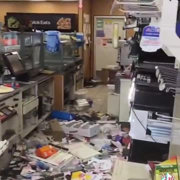 Looting in Buffalo during massive winter storm (Dec 26, 2022)