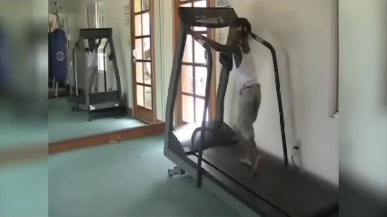 Crazy Funny Gym Fails 16