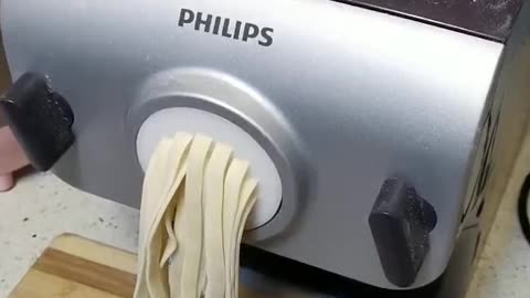 Noodle machine