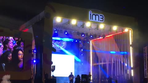 Hindia perform di madiun