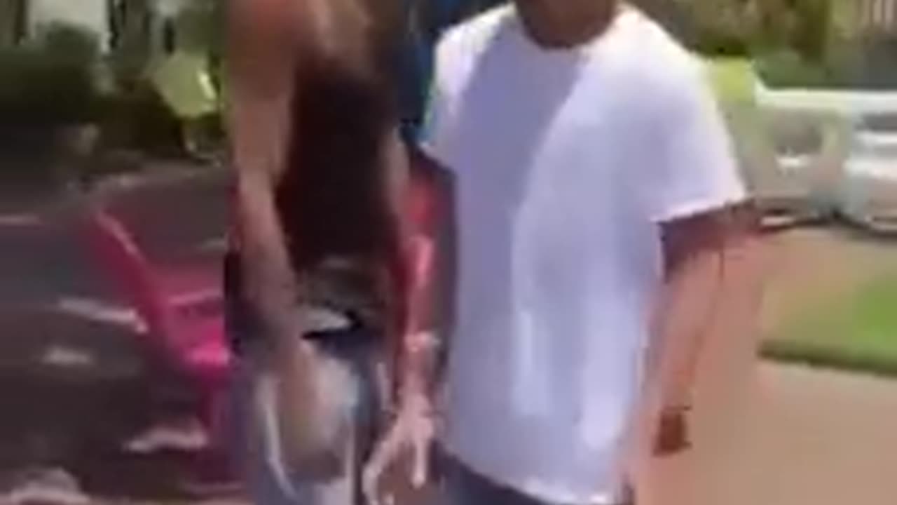 Dude finally SNAPS! and nearly murders his Bully in broad daylight!