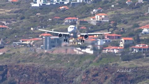 GO AROUND LANDINGS at MADEIRA RWY 05