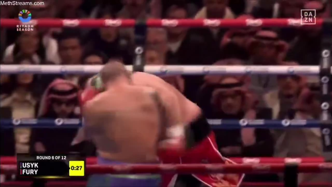 What a left hand from Oleksandr Usyk