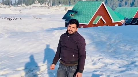 Enjoyment of snow in gulmarg kashmir