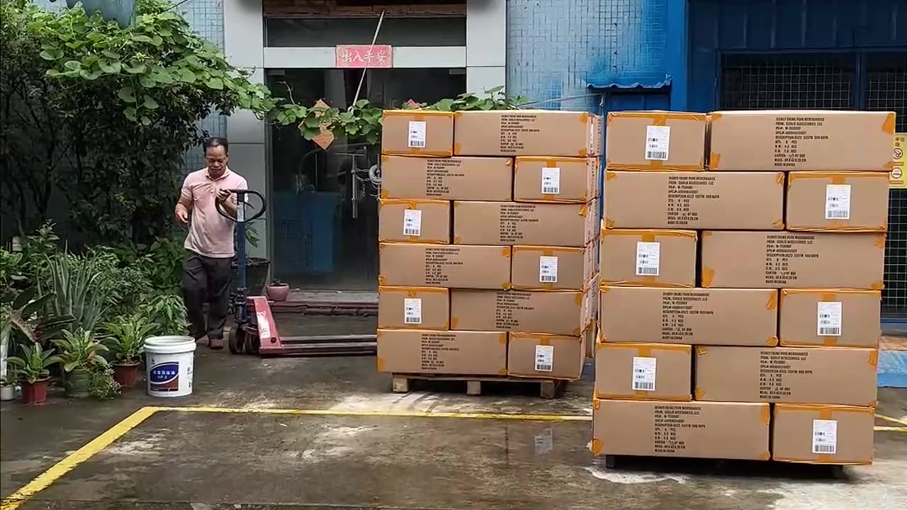 We're busy packing the goods?✨