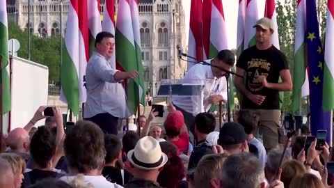 Hungarians rally against Orban's reforms