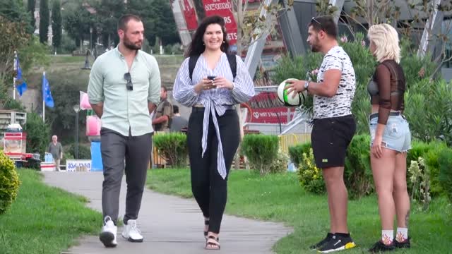 Funny reaction prank in public || bad prank in public || itsprank