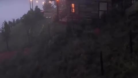 a house in the middle of nowhere 🏡