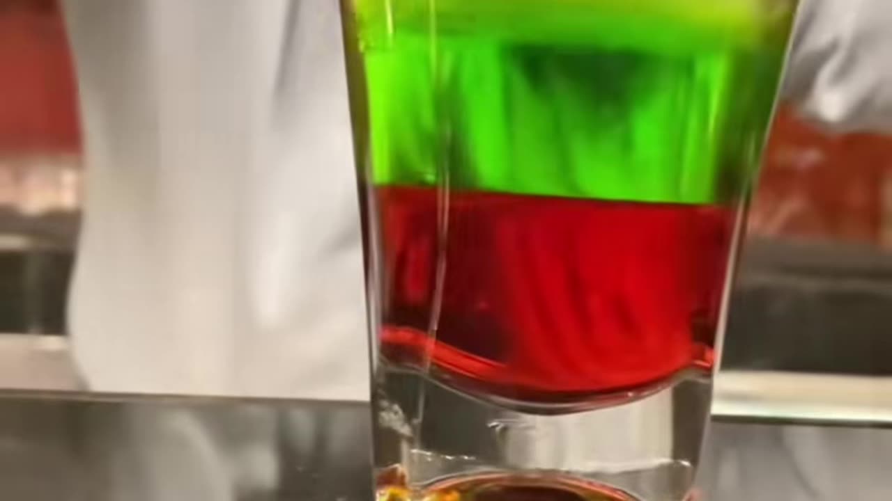 🔥Vodka Midori shot 😵😵#shots #bartender #viralvideo #shorts