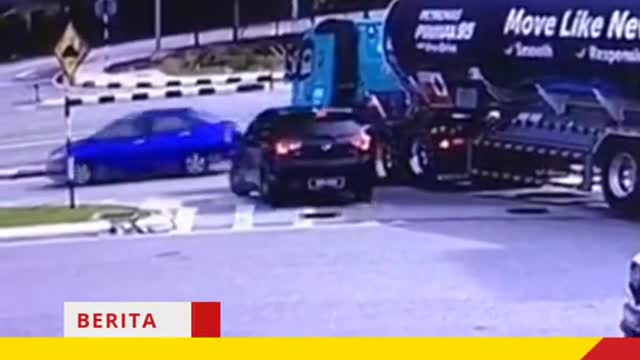 Lori banyak titik buta, bila ada ruang bukan untuk suruh kita selit.