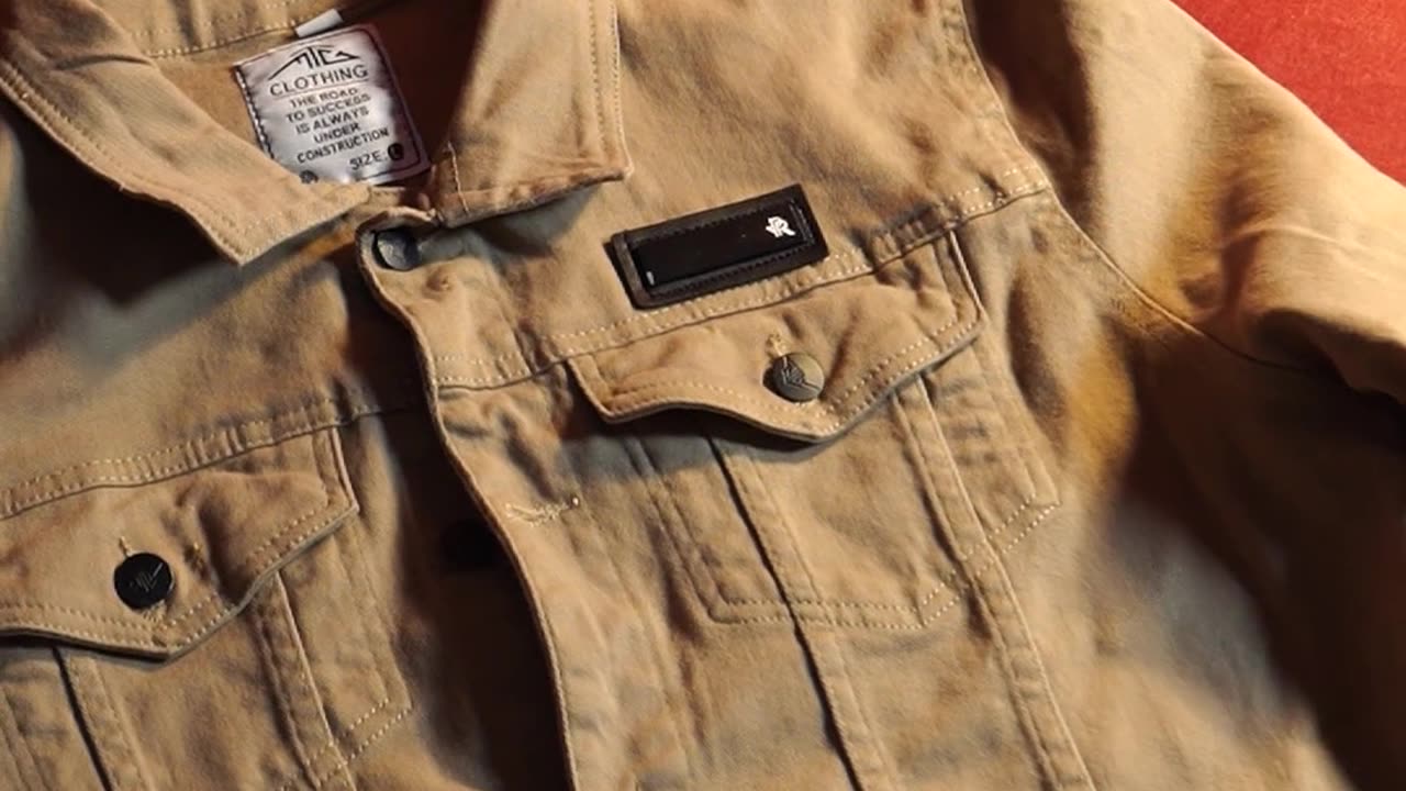 #fashiontrends #denimjacket #denimfashion #wintercollection #winterjackets #denimshorts