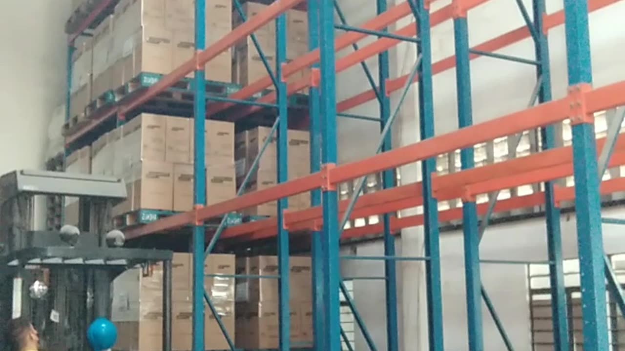 Full-time reachtruck operator