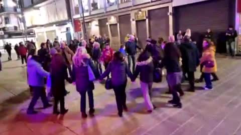 BIODANZA, AGORÀ per la libertà in supporto al gruppo spontaneo di liberi Artisti.