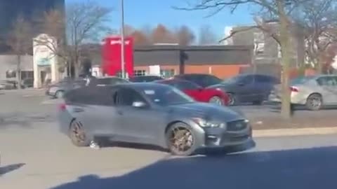 Man gets robbed and beat in Chicago in broad daylight