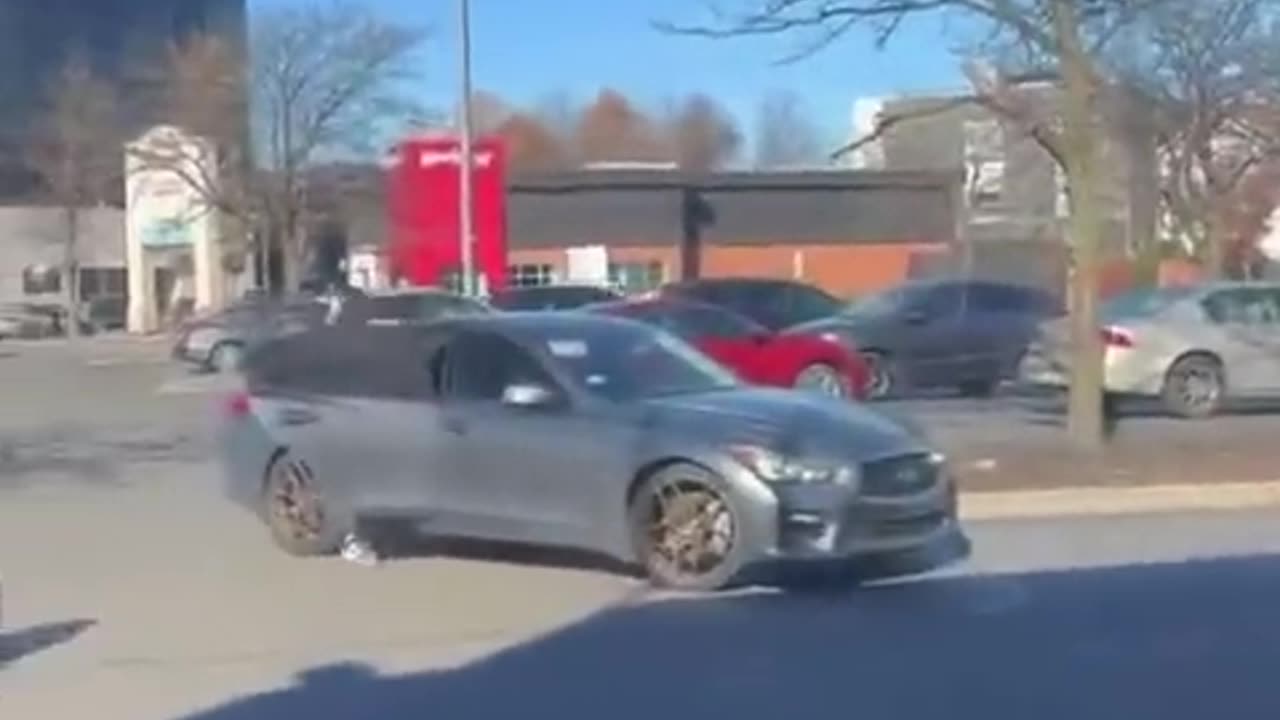 Man gets robbed and beat in Chicago in broad daylight