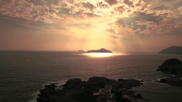 I will always be, even lonely open, I will always love, even if the scenery is dust.