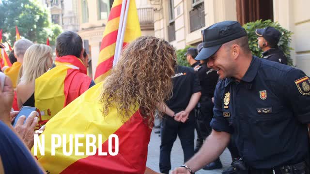 Querida Policía, el pueblo que humillais os apoyaba en Cataluña