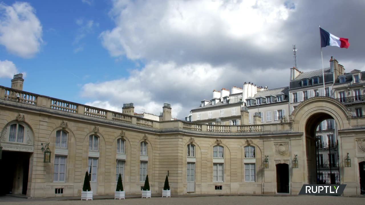 France: Macron holds crisis meeting at Elysee over unrest sparked by pension reform - 27.03.2023