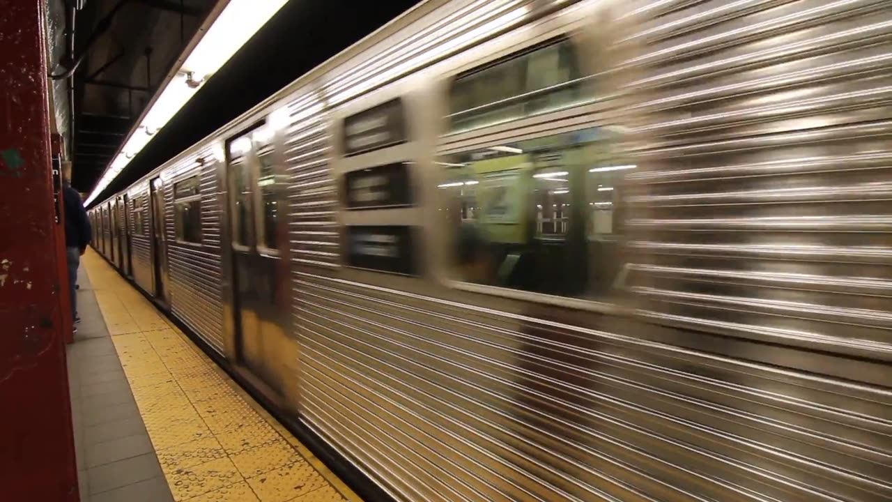 Intense New York Bus and train Action