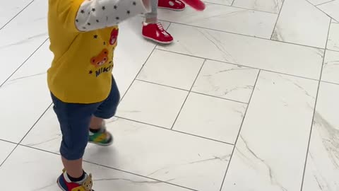 Funny Kids are waiting for elevator. Funny Baby video!