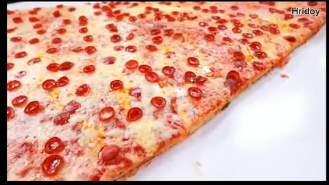 I_Ate_The_World’s_Largest_Slice_Of_Pizza