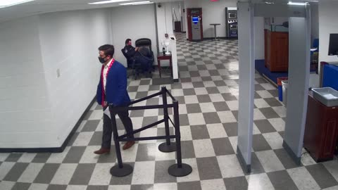 6135RHOBG3G3L8ScreeningArea8_2021-01-06_21h00min02s087ms.mp4