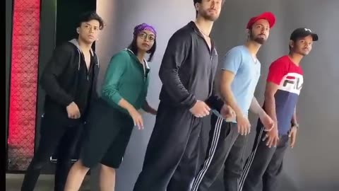 TikTok The Box Challenge Done By Tiger Shroff | Piyush Bhagat | Shazia Samji | Swain Vikram