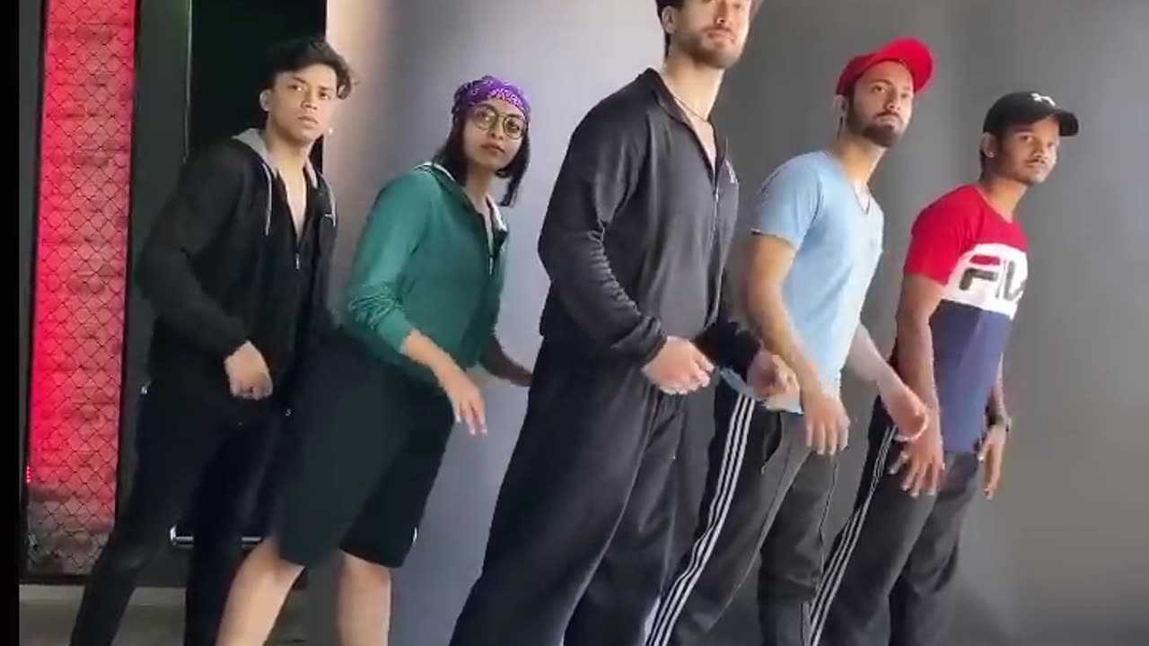 TikTok The Box Challenge Done By Tiger Shroff | Piyush Bhagat | Shazia Samji | Swain Vikram