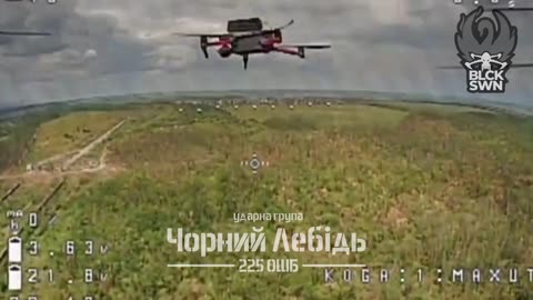 Russian Drone Tries and Fails to Bring Down Ukrainian Drone