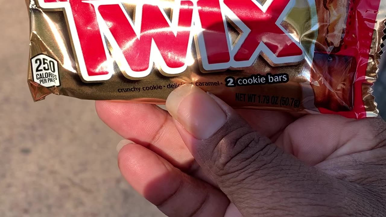 Name Three Other Candy Bars That Are On The Same Level As Twix!