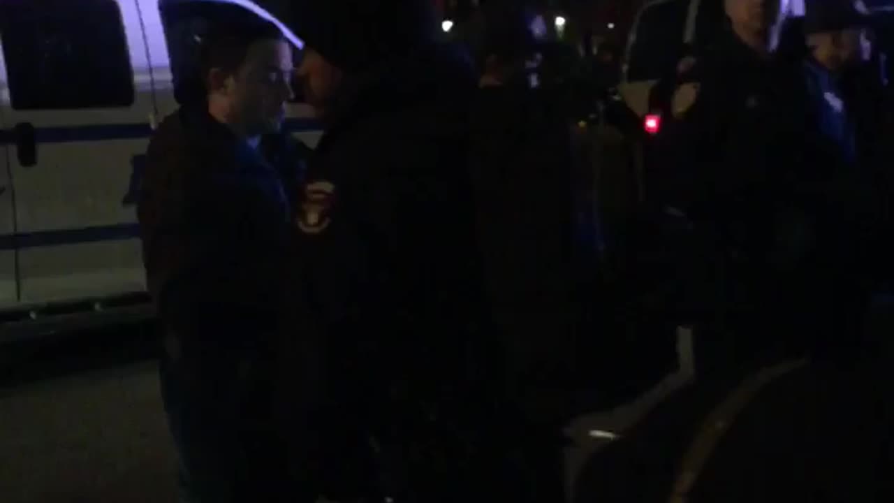 Feb 2 2017 NYU 3.2 Police give a warning to Antifa