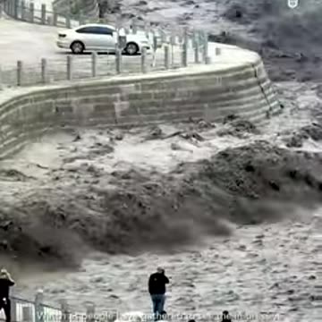 The breathtaking tide of Qiantang River!