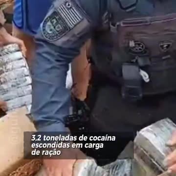 Prejuízo para o tráfico e para a globo, 3 toneladas de maconha apreendidas pela polícia a globo ficou tão nervosa que partiu para o ataque contra os policiais.
