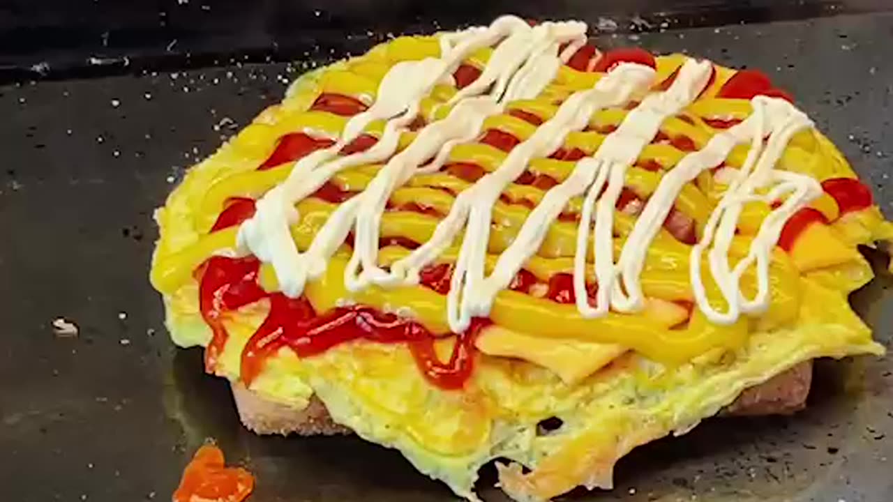 Sweet toast street food is so delicious.