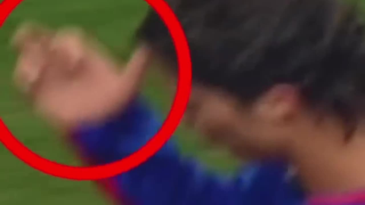 Ronaldo"s middle finger