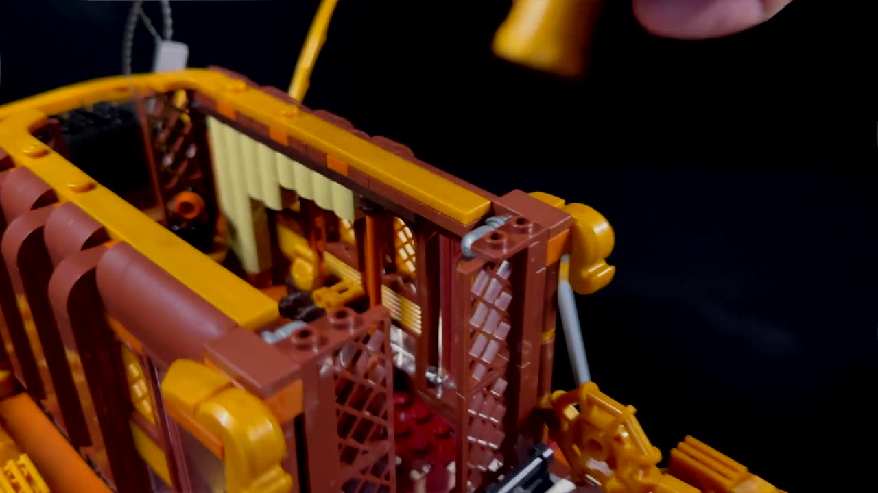 FunWhole Steampunk Airship - LEGO’s Never Done This…